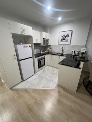 Adelaide Cbd Apartment - 3Br, 2Bath & Carpark Exterior photo